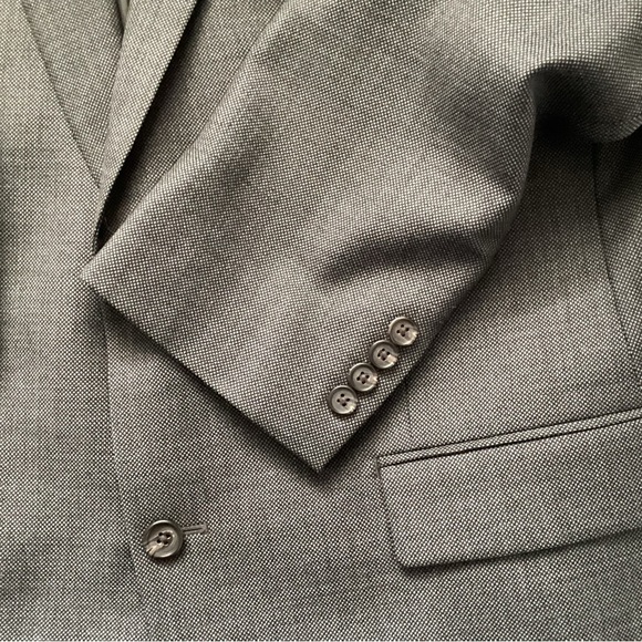 LAUREN Ralph Lauren Men’s Suit, Size 42R - Picture 6 of 15